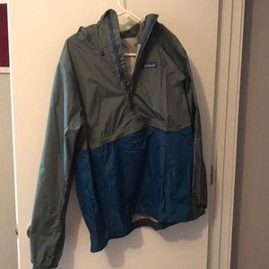 Light Patagonia rain